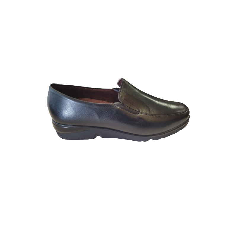 Zapato Pitillos 105 cuero con elásticos.