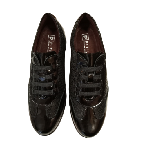 Zapato de cuña Pitillos 5312 negro de elásticos.