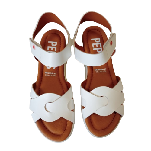 Sandalia Pepe Menargues 10496 blanca con velcro.