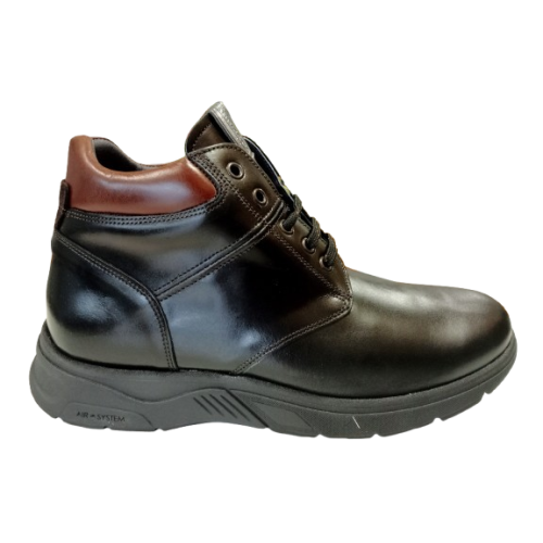 Bota Riverty 670 negra con piso Air System.