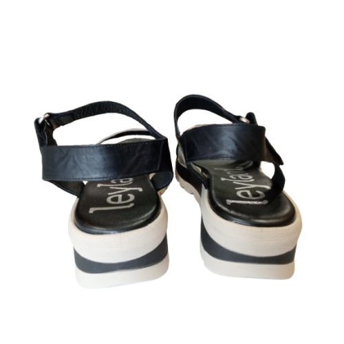 Sandalia de cuña Leyland 5406 combinada con velcro.