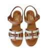 Sandalia de cuña Studio Scarpe SF-149752 con hebilla.