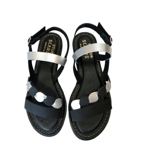 Sandalia plana Studio Scarpe SF-77800 negra-plata.