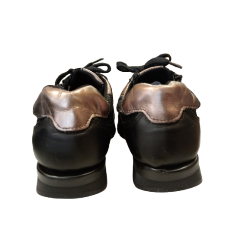 Zapato deportivo Leyland 4151 combinado con cremallera.