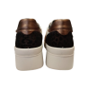Zapato deportivo Laura Azaña LA26204BI con cordones elásticos.