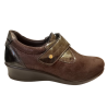 Zapato de cuña Laura Azaña LA21847FA-9 marrón de velcro.