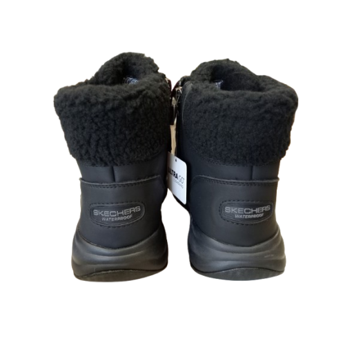 Bota Skechers 144756 negra 100% Waterproof.