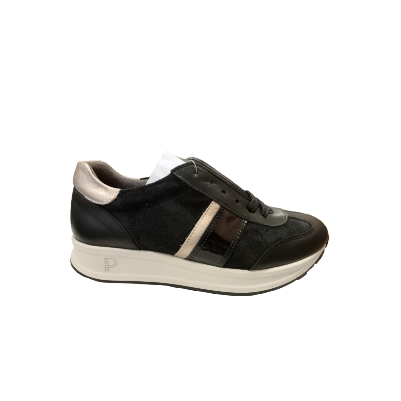 Zapato deportivo Pitillos 10906 negro con cordones.