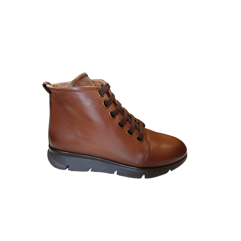 Bota 48 Horas 521001/11 marrón con cordones elásticos.
