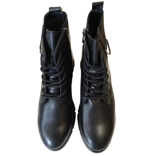 Bota 48 Horas 521004/01 negra con metal lateral.