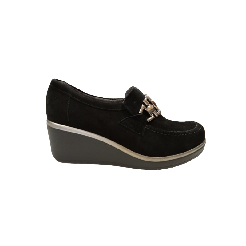 Zapato de cuña Pitillos 20236 negro con hebilla.