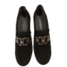 Zapato de cuña Pitillos 20236 negro con hebilla.