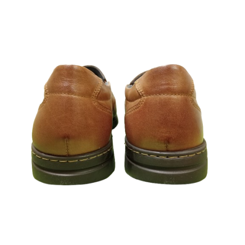 Zapato Pitillos 109 cuero con elásticos laterales.