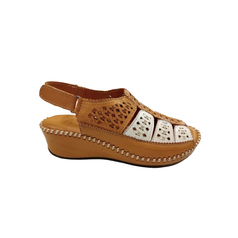 Sandalia de cuña 48+Horas 614004/09 muy recogida.