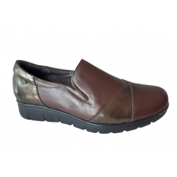 Zapato On Foot 15000 marrón con suela extra flexible.