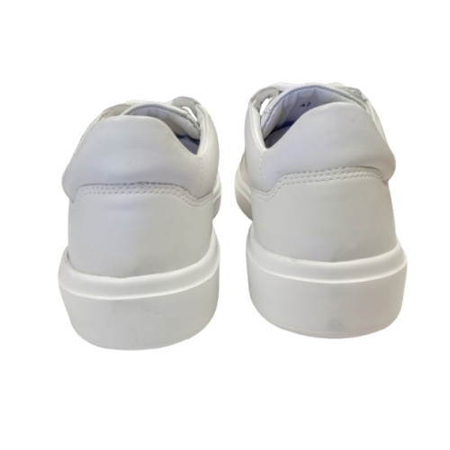 Deportivo blanco Baerchi 9102 de cordones.