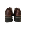 Zapato de cuña Pitillos 11610 con cordones elásticos.