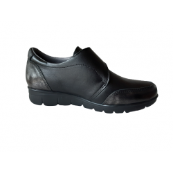 Zapato On Foot negro de velcro.