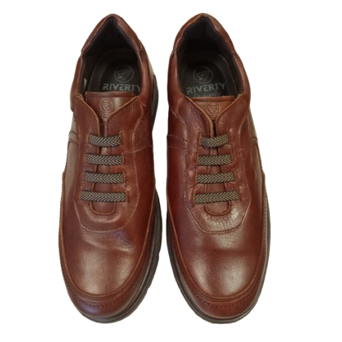 Zapato Riverty 620 coñac con cordones elásticos.