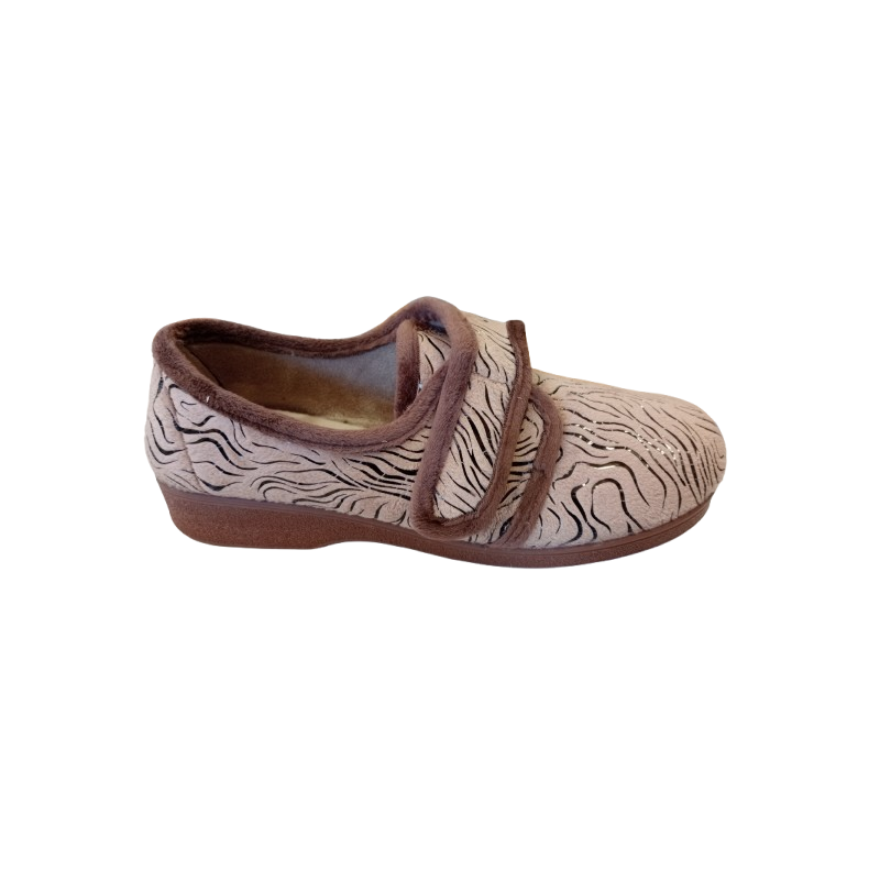 Zapatilla cerrada A. Campello 5583 ancho especial.