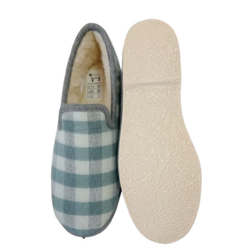 Zapatilla cerrada Soca 2510 verde con pura lana.