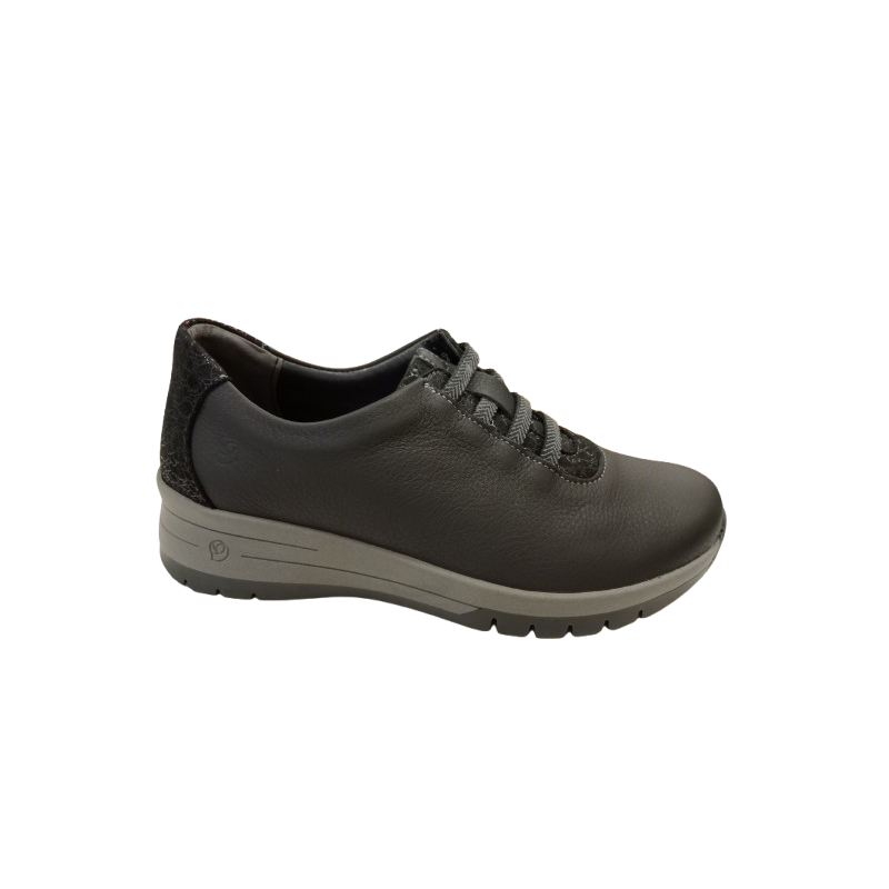 Zapato de cuña Suave 3955 negro con cordones elásticos.