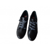 Zapato deportivo On Foot negro de cordones elásticos.