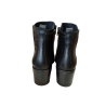Botín de tacón Baerchi 26102 negro con elástico lateral.