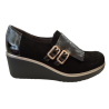 Zapato de cuña Pitillos 20534 negro con flecos.