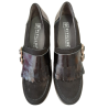 Zapato de cuña Pitillos 20534 negro con flecos.
