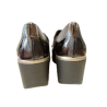 Zapato de cuña Pitillos 20534 negro con flecos.