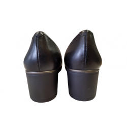 Zapato de tacón Pitillos 1032 negro con elásticos cruzados.