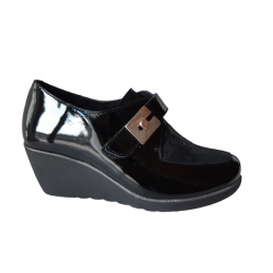 Zapato de cuña Comfort Class negro de velcro.