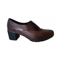 Zapato de tacón Pitillos 5732 marrón de elásticos.